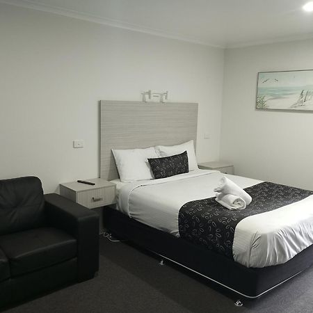 Big Valley Lakeside Paradise Motor Inn Shepparton Exteriör bild
