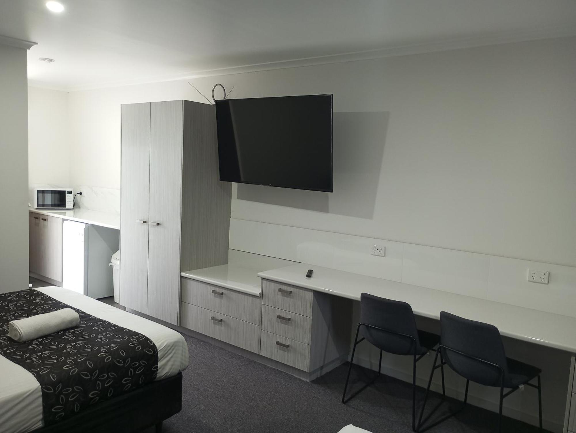 Big Valley Lakeside Paradise Motor Inn Shepparton Exteriör bild