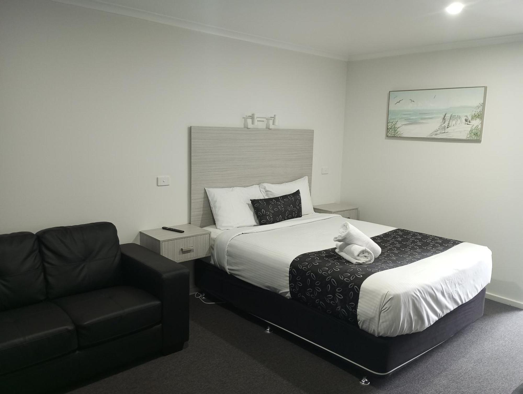 Big Valley Lakeside Paradise Motor Inn Shepparton Exteriör bild