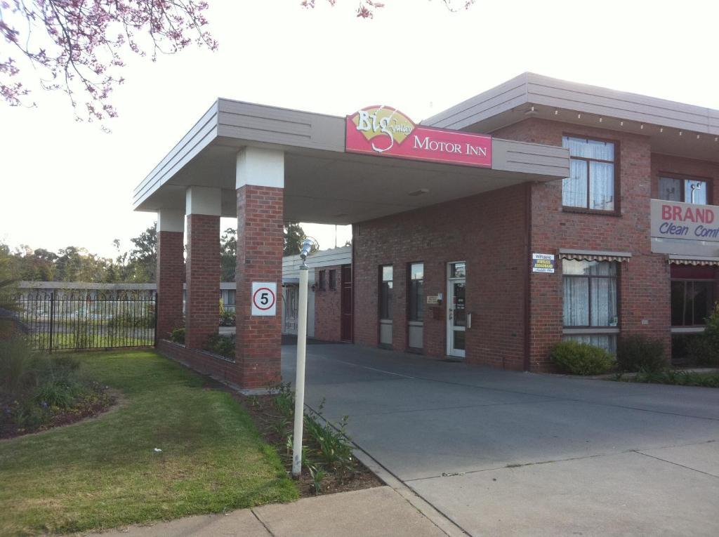 Big Valley Lakeside Paradise Motor Inn Shepparton Exteriör bild