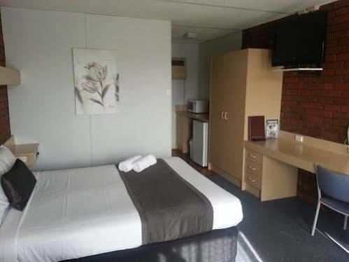 Big Valley Lakeside Paradise Motor Inn Shepparton Exteriör bild